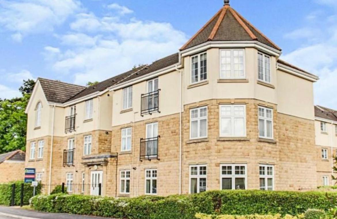 The Wickets - 2 Bedroom Apartment Overlooking Cricket Club Marton-in-Cleveland Exterior photo