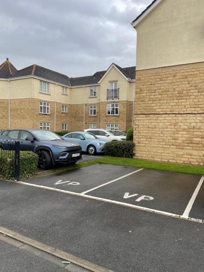 The Wickets - 2 Bedroom Apartment Overlooking Cricket Club Marton-in-Cleveland Exterior photo